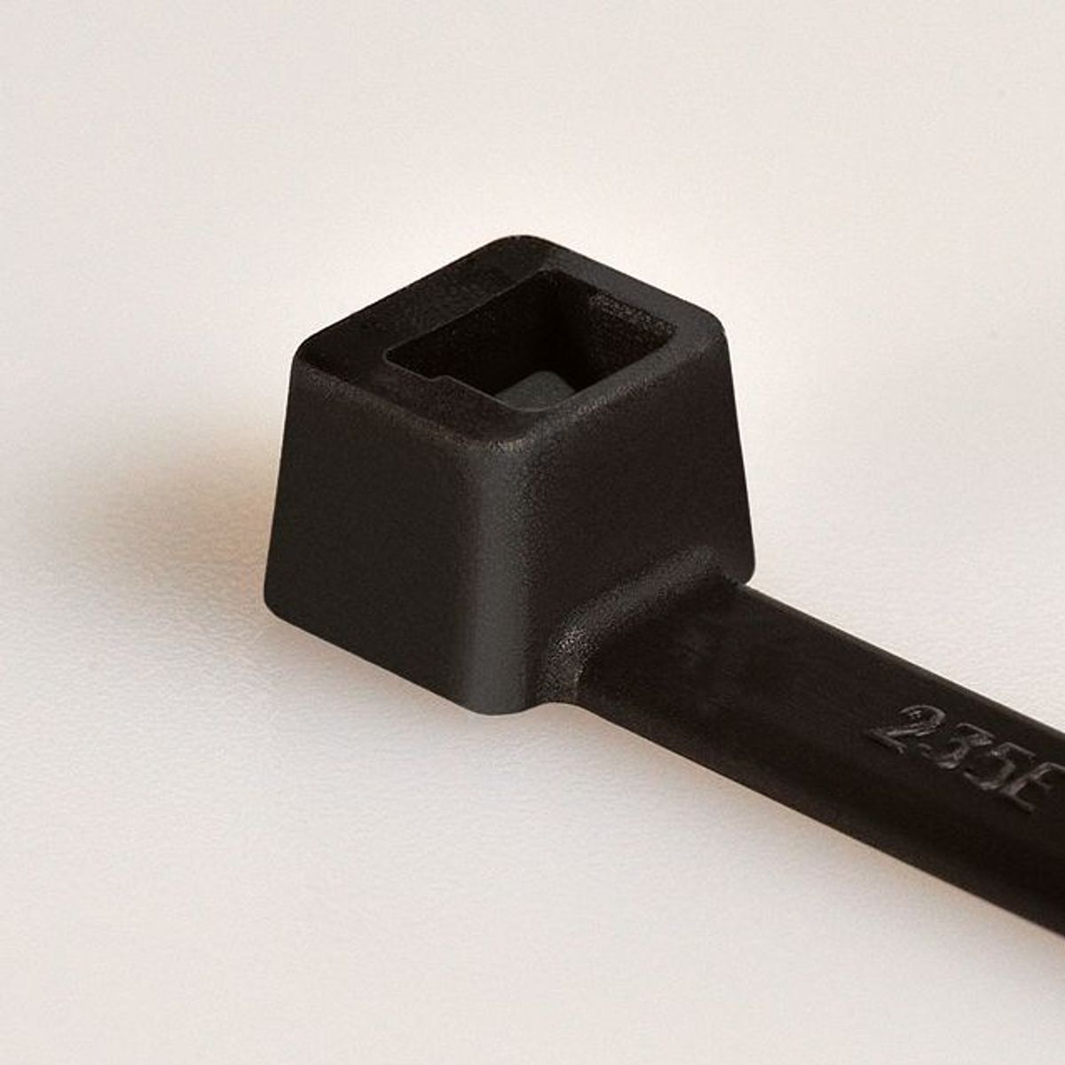 Abraçadeira Nylon T250R Preta 13,1X535mm Embalagem Com 50 Unidades, marca Hellermann - Foto Principal