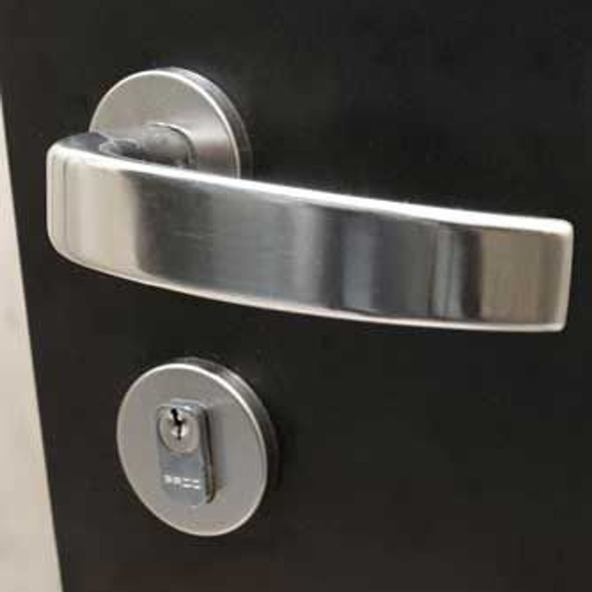 Fechadura Victória Externa 55mm Cromado Acetinado, marca Pado - Foto 2