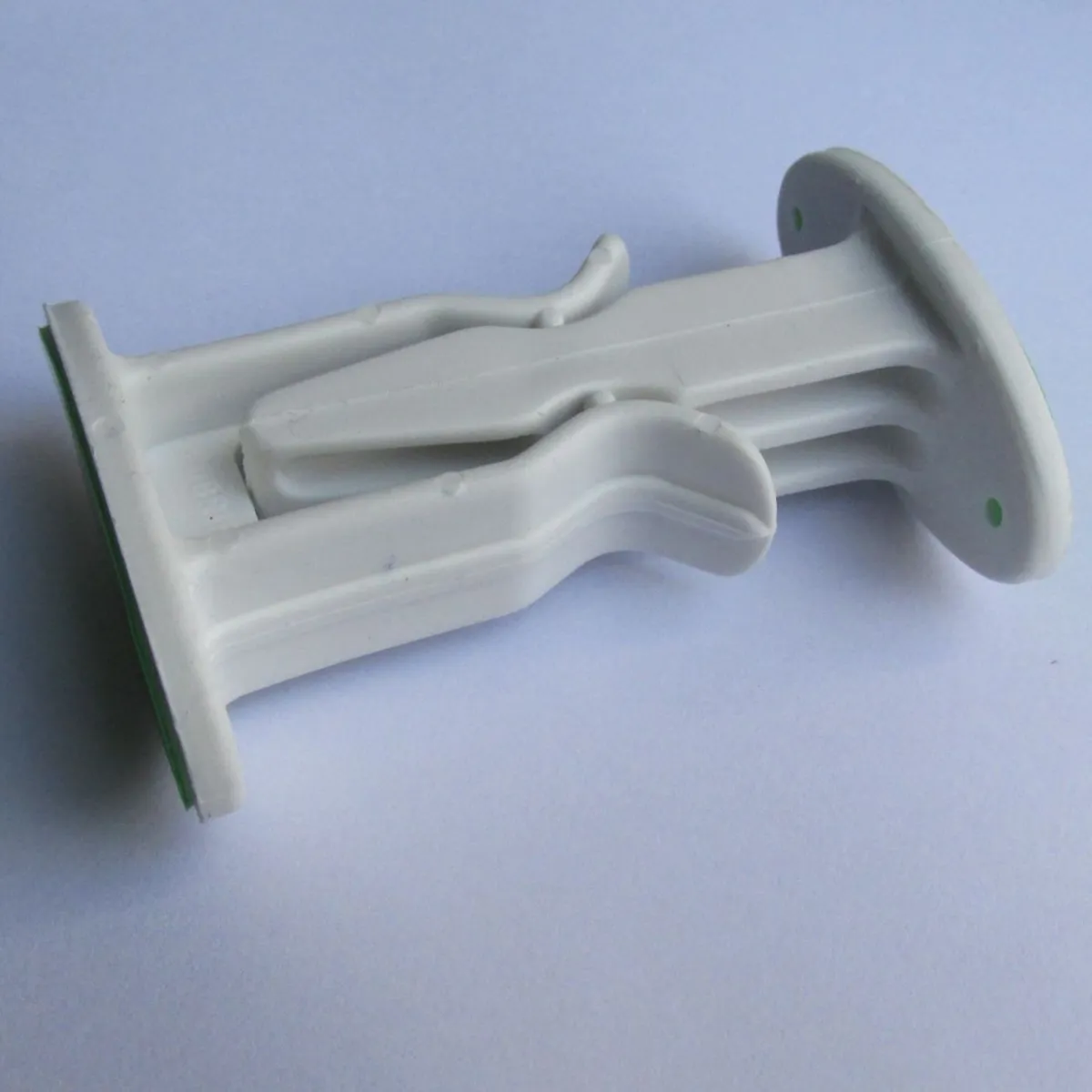 Trava Porta Auto Colante Branco com 1 Peças, marca Foxmix - Foto 2