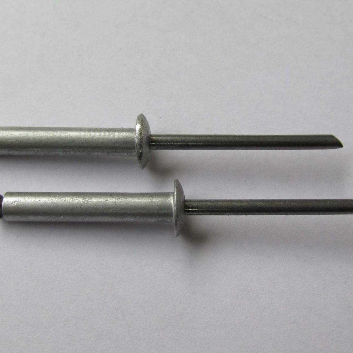 Rebite Alumínio 32x10mm Ct 20 Pcs, marca Foxmix - Foto Principal