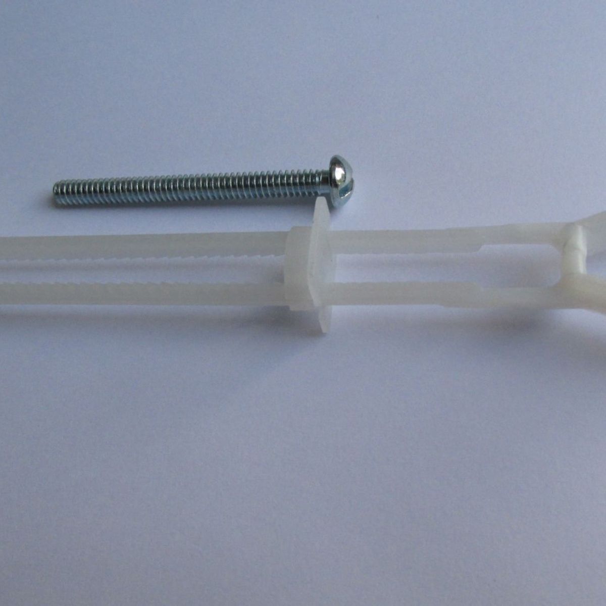 Bucha Toggler Bolt 3/16x21/2 Ct 02 Peças, marca Foxmix - Foto Principal
