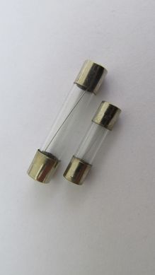 Fusvel Pequeno 5X20mm 3A Com 4 Peas