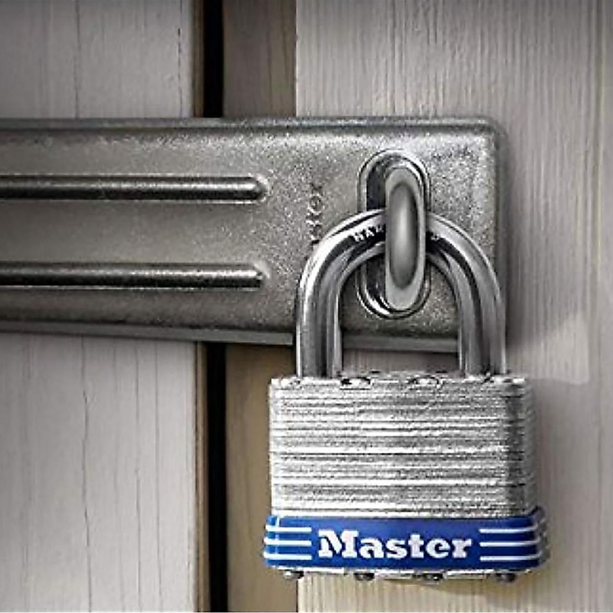 Cadeado Aço Lâminado 40mm Prata com Azul Masterlock, marca Masterlock - Foto 2