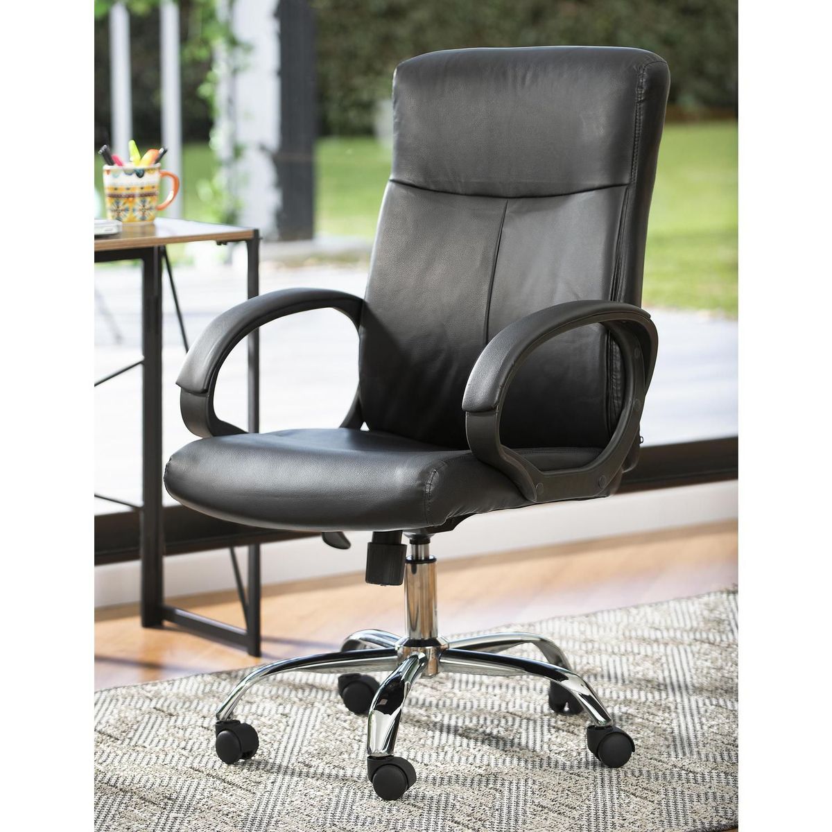 Cadeira Executiva Cannes Preta, marca Just Home Collection - Foto 2