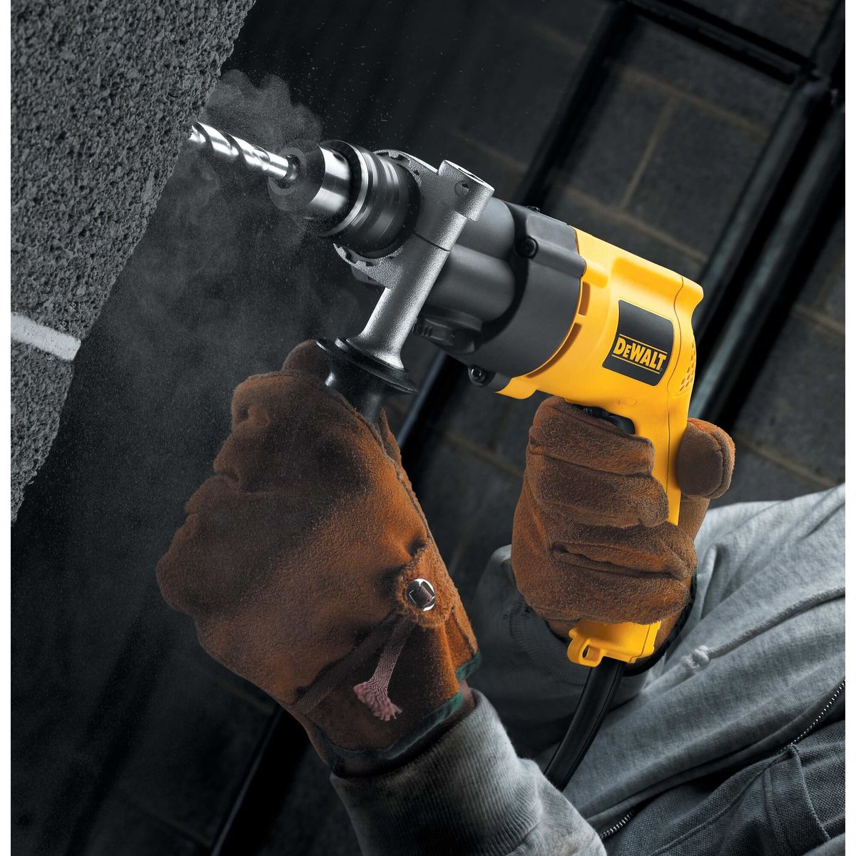 Furadeira de Impacto Dewal 220V, marca Dewalt - Foto 2