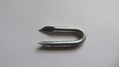 Grampo em U para Cerca, Cromado, 200g, 19x11