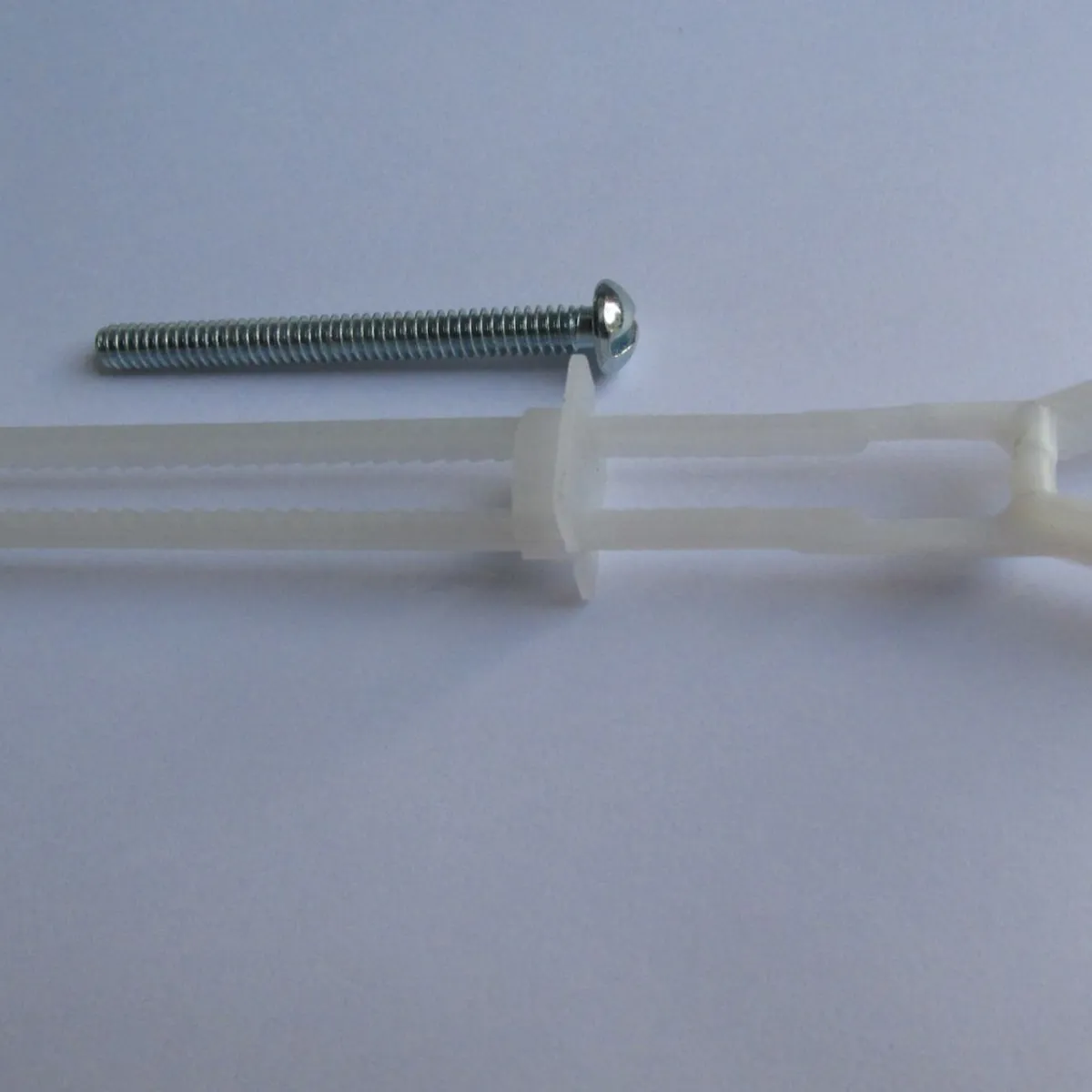 Bucha C-Toogle de Nylon 1/4" com 10 Peças Branco, marca Foxmix - Foto Principal