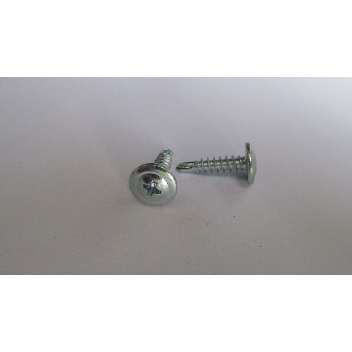 Parafuso 4,2x13mm Flangeado Phillips Rosca Inteira Zincado Branco Cromado 500 Peças, marca Foxmix - Foto Principal