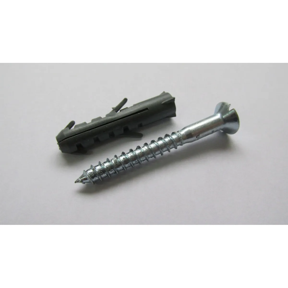 Bucha com Parafuso Cabeça Chata de Aço 6,1x65mm para Madeira 10mm 50 Peças Cinza, marca Foxmix - Foto Principal