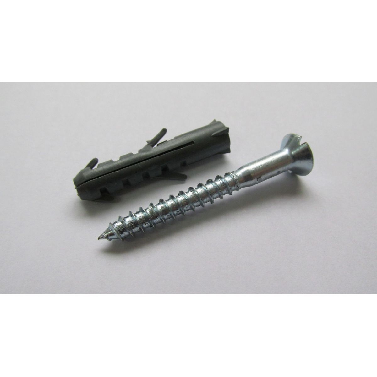 Bucha com Parafuso Cabeça Chata de Aço 3,8x30mm para Madeira 7mm 100 Peças Cinza, marca Foxmix - Foto Principal