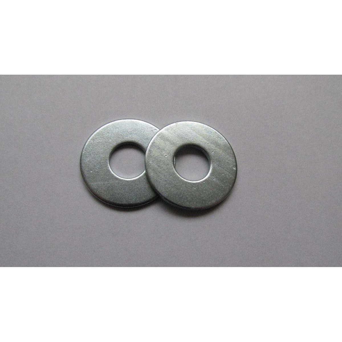 Bucha de Nylon com Gancho Zincado 3x40mm 5mm com 100 Peças Cinza, marca Foxmix - Foto Principal