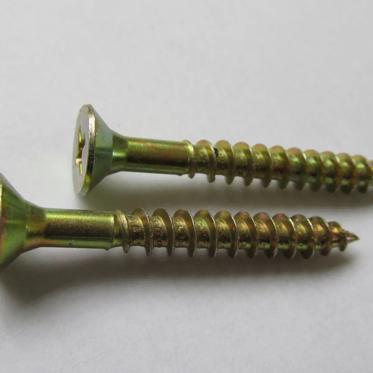 Parafuso para Aglomerado 3,5x30mm Cabeça Chata Phillips Aço Dourado 500 Peças, marca Foxmix - Foto Principal