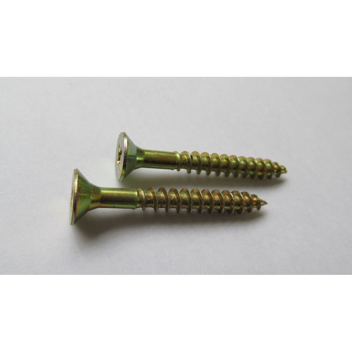 Parafuso para Aglomerado 4,5x16mm Cabeça Chata Phillips Aço Dourado 500 Peças, marca Foxmix - Foto Principal