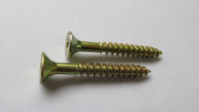 Parafuso para Aglomerado 5x30mm Cabea Chata Phillips Ao Dourado 500 Peas