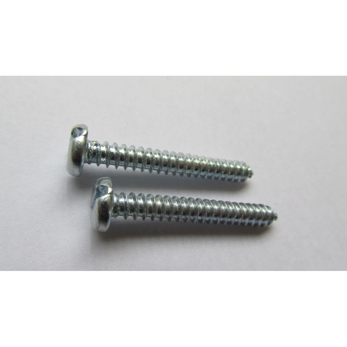 Parafuso 4,8x38mm Cabeça Panela Rosca Auto Atarraxante Cromado 200 Peças, marca Foxmix - Foto Principal