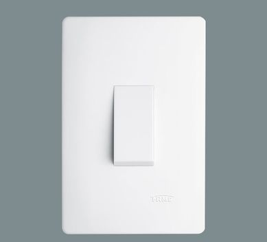 Conjunto Interruptor Simples 10A 250V Vertical Habitat com Placa e Suporte Branco