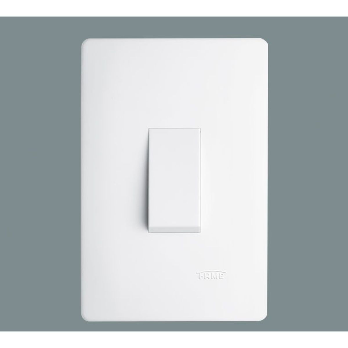 Conjunto Interruptor Simples 10A 250V Vertical Habitat com Placa e Suporte Branco, marca Fame - Foto Principal