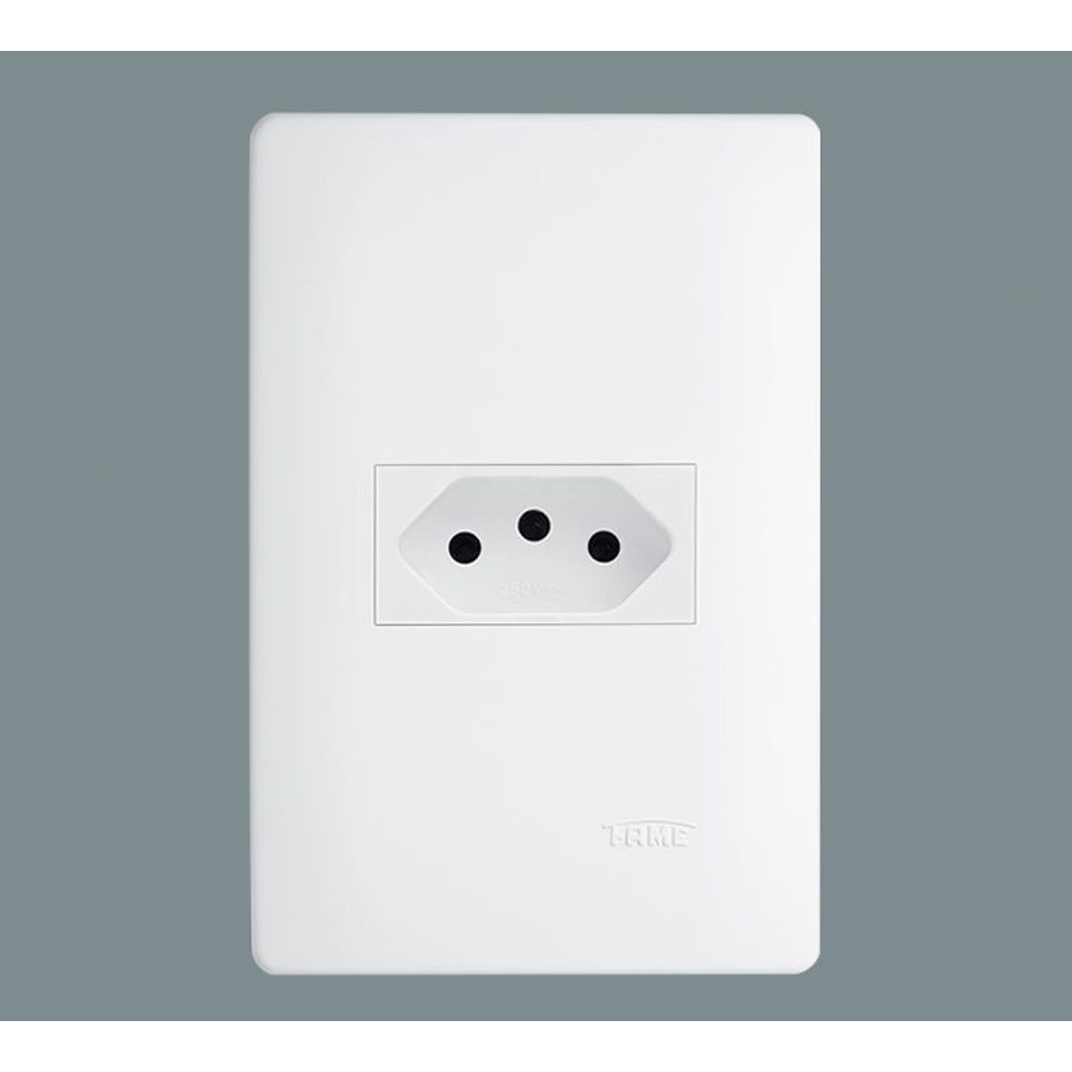 Conjunto Tomada 2P+T 10A 250V Habitat com Placa e Suporte Branco Fame, marca Fame - Foto Principal