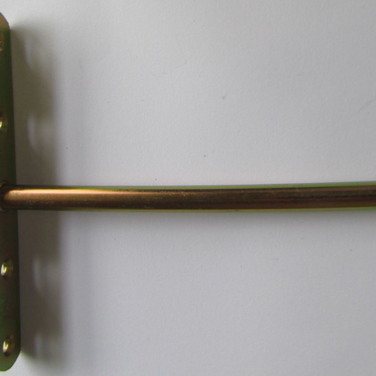 Suporte para Prateleira Invisível T 250mm Dourado, marca Foxmix - Foto Principal