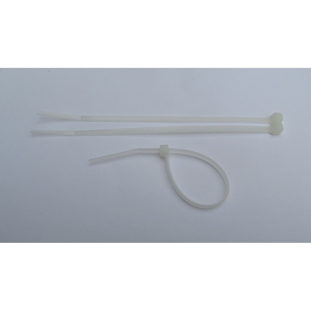 Abraçadeira Nylon T18R Natural 2,5X100mm Embalagem Com 30 Unidades, marca Foxmix - Foto Principal