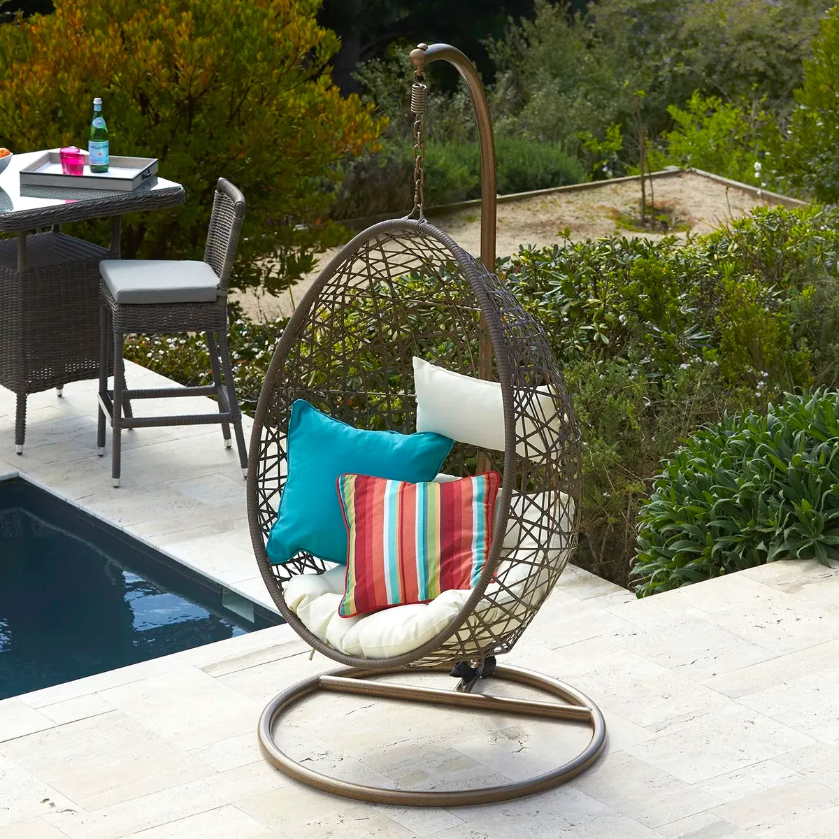 Cadeira Pendente Egg de Ratan PE Marrom Just Home Collection, marca Just Home Collection - Foto 2