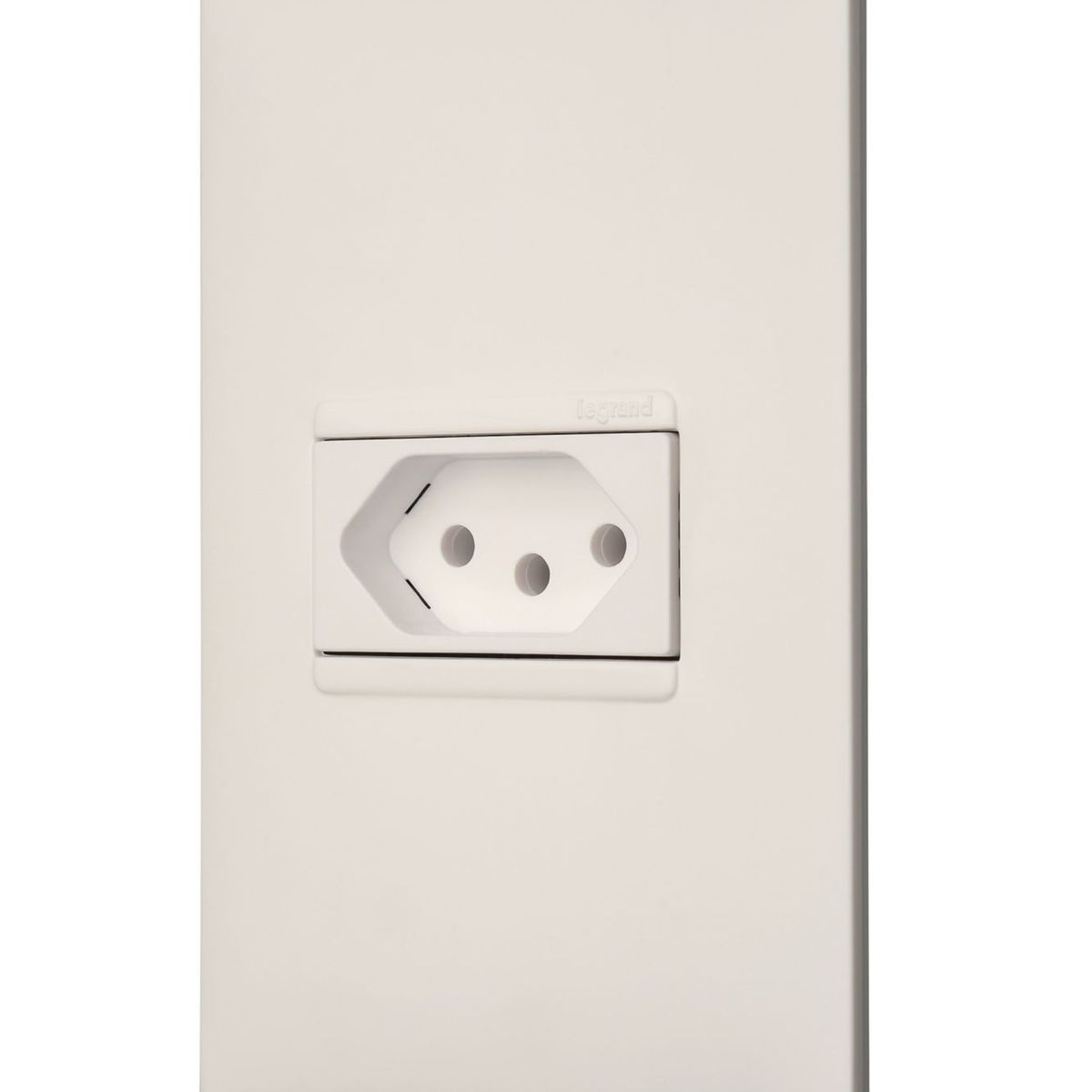 Conjunto Tomada 4X2 10A Pialplus+ Branco, marca Legrand - Foto Principal