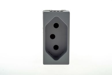Mdulo Tomada 10A Pialplus+ Cinza Bivolt