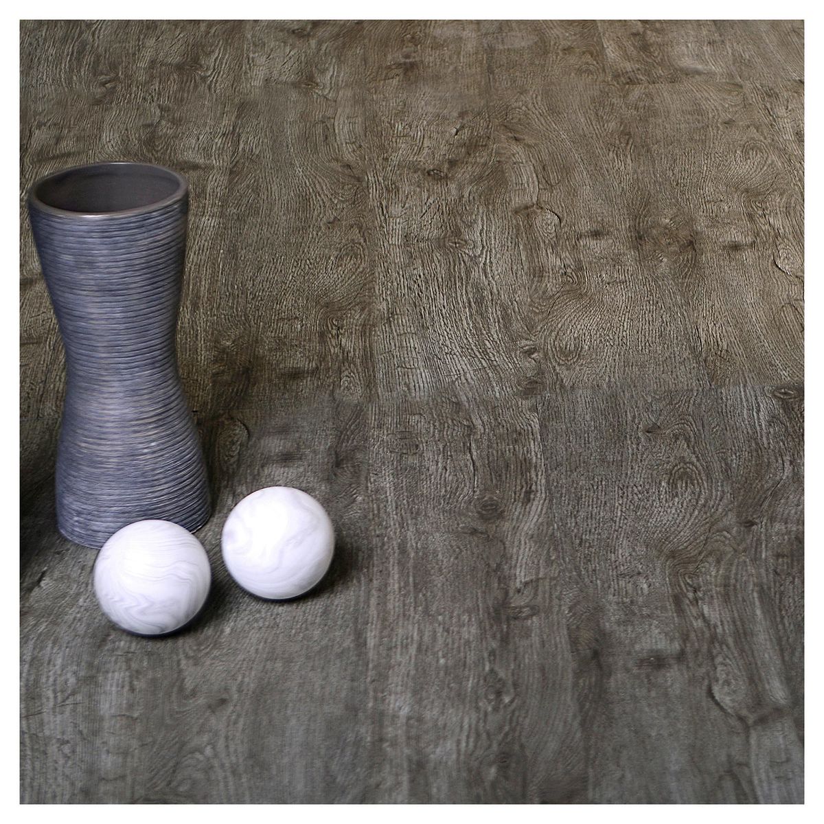 Piso Vinilico Lvt Cola Gris Cinza 2mm 15,7x94,2cm Caixa com 2,96m² Holztek, marca Holztek - Foto 2