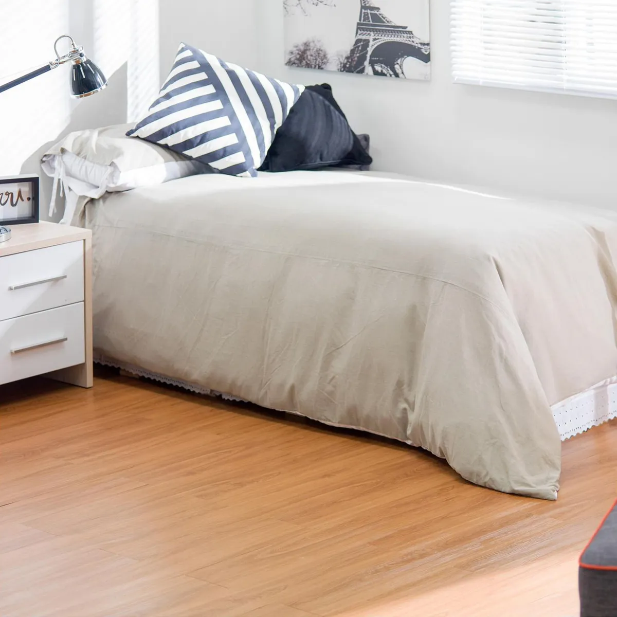 Piso Vinilico Lvt Cola Cerezo Marron 2mm 15,7x94,2cm Caixa com 2,96m² Holztek, marca Holztek - Foto Principal