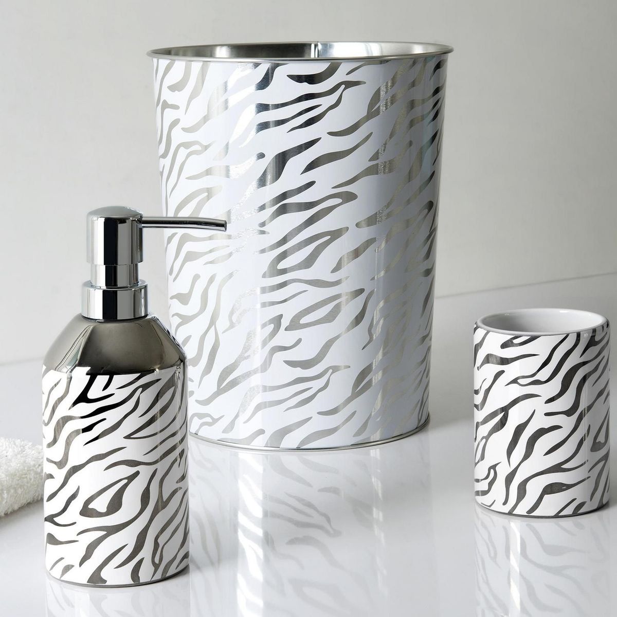 Porta Objetos de Banheiro em Cerâmica Zebra Just Home Collection, marca Homy - Foto 2