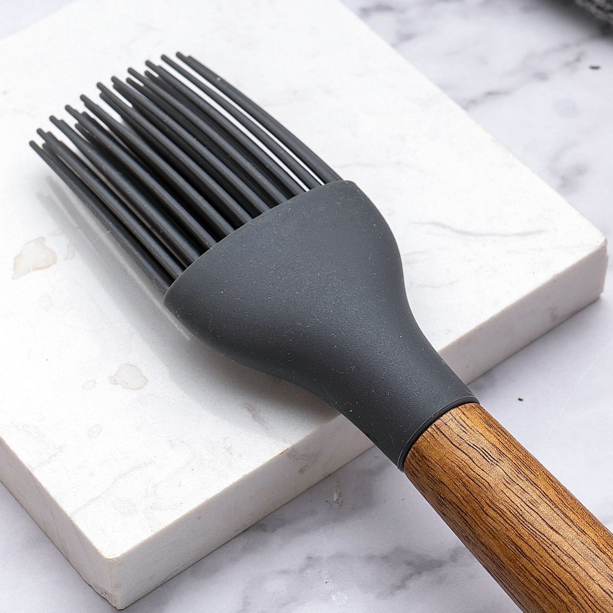 Pincel Silicone Cabo Madeira Just Home Collection, marca Just Home Collection - Foto 2