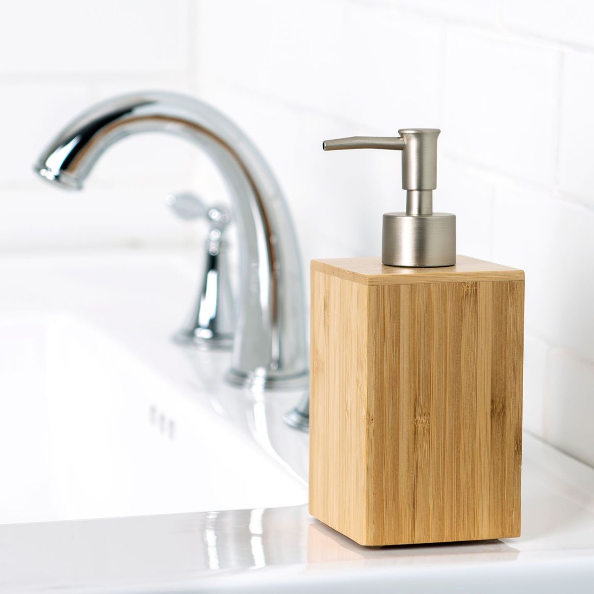 Just Home Collection - Porta Sabonete Líquido em Bambu Woody Natural Just Home Collection
