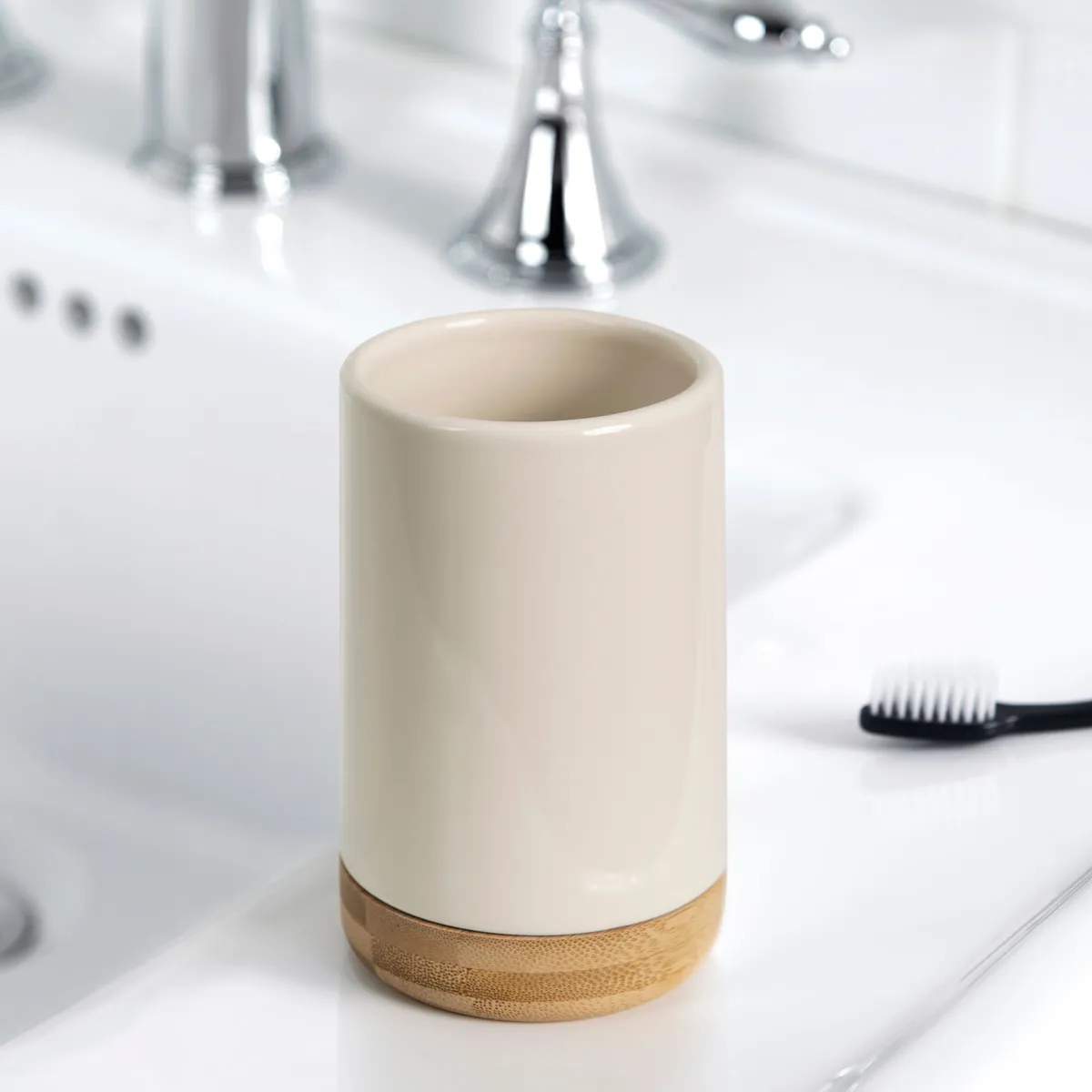 Porta Objetos de Banheiro em Cerâmica e Bambu Bege Just Home Collection, marca Just Home Collection - Foto 2