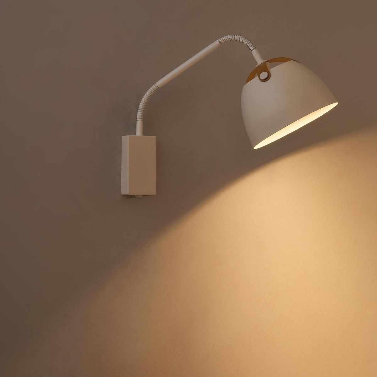 Spot de Parede Travola 1 Lâmpada Gu10 Branco Just Home Collection, marca Just Home Collection - Foto 2