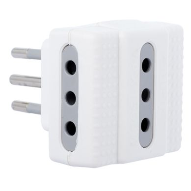 Adaptador triple 2p+t 10 A blanco
