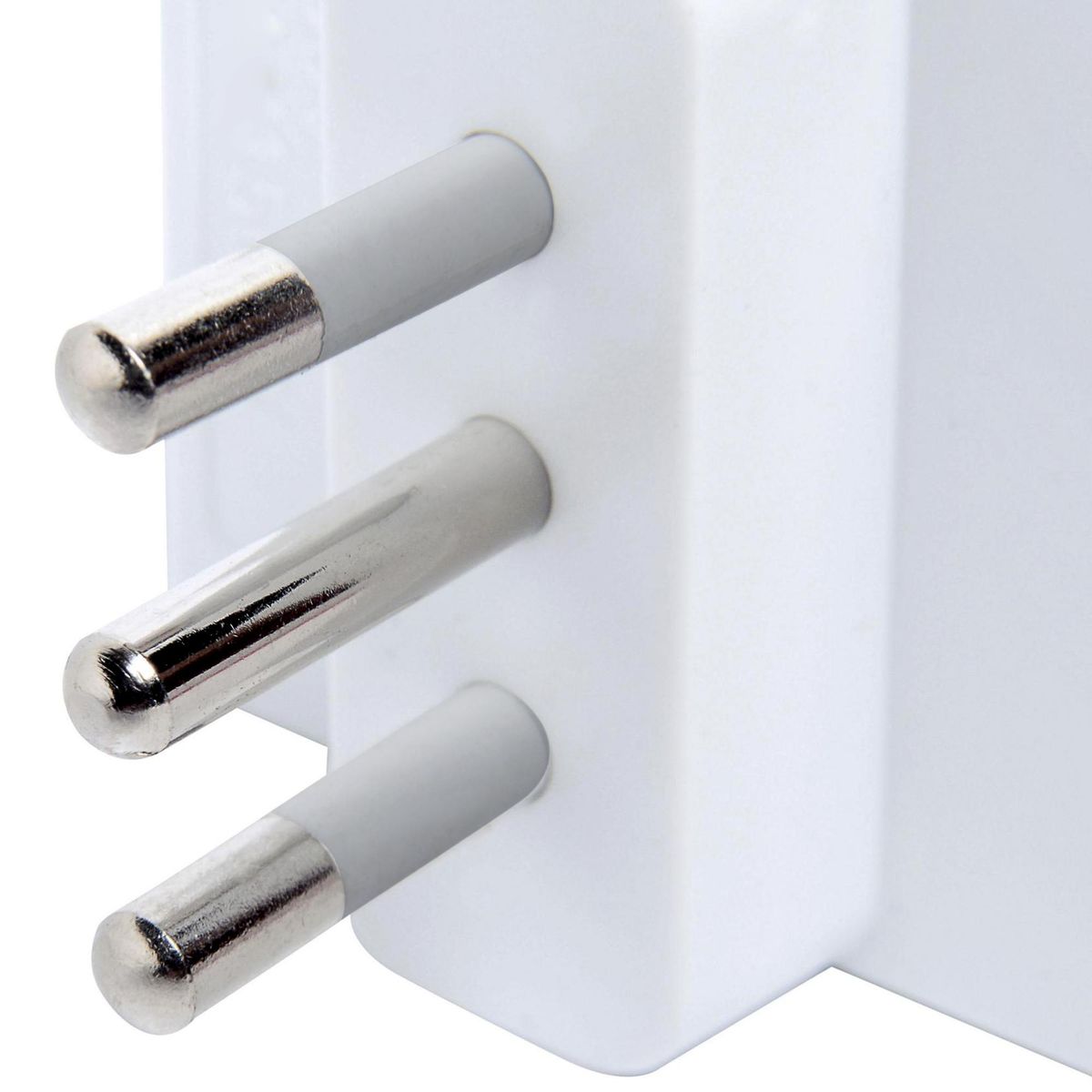 BTICINO - Adaptador triple 2p+t 10 A blanco