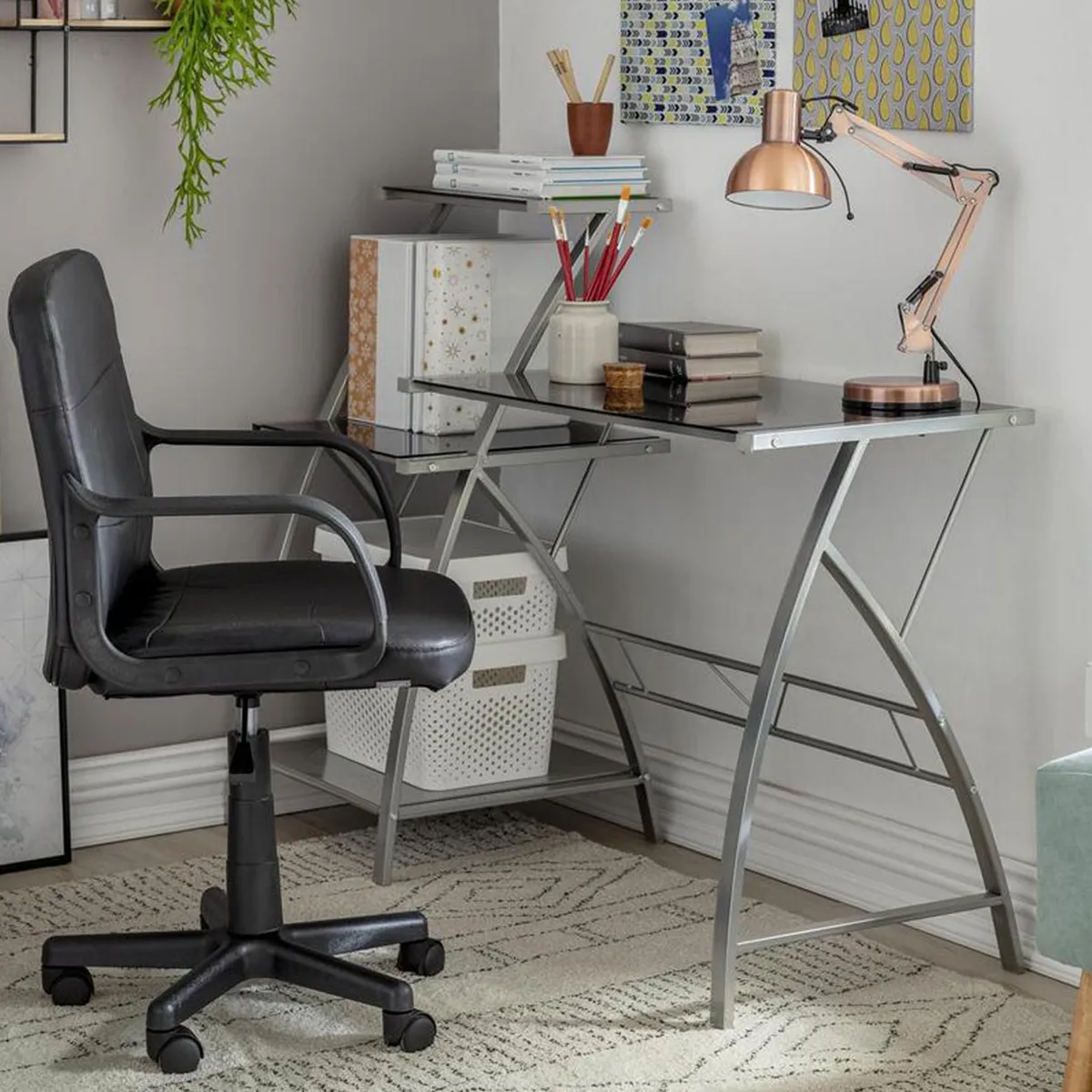 JUST HOME COLLECTION - Estación de trabajo vidrio con repisa 123X52X101 cm