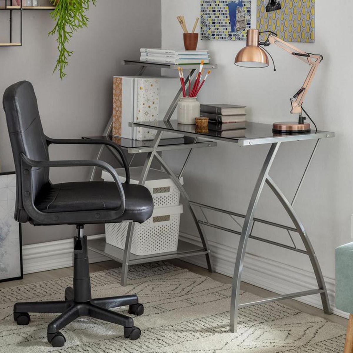 JUST HOME COLLECTION - Estación de trabajo vidrio con repisa 123X52X101 cm