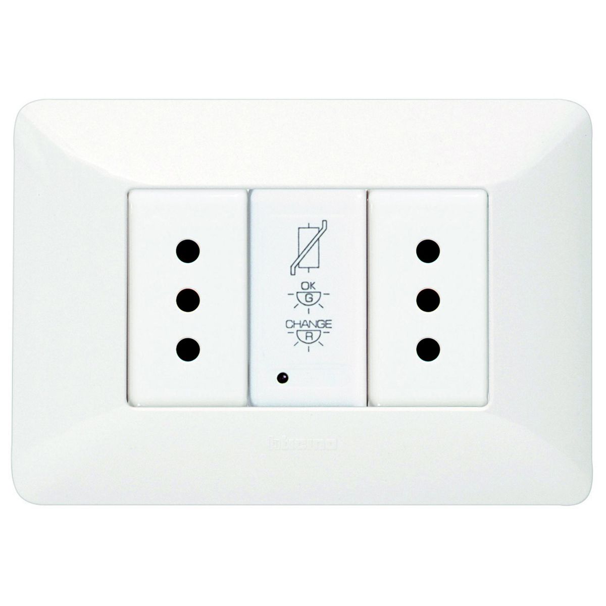 BTICINO - Tomacorriente doble 10A con Limitador Sobretensión Blanco