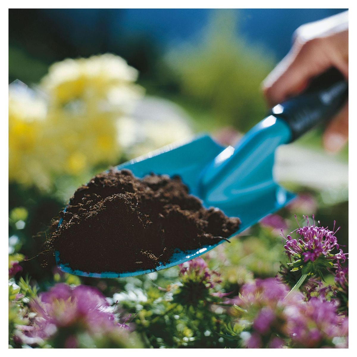 GARDENA - Palita ancha 8 cm de plástico celeste con mango