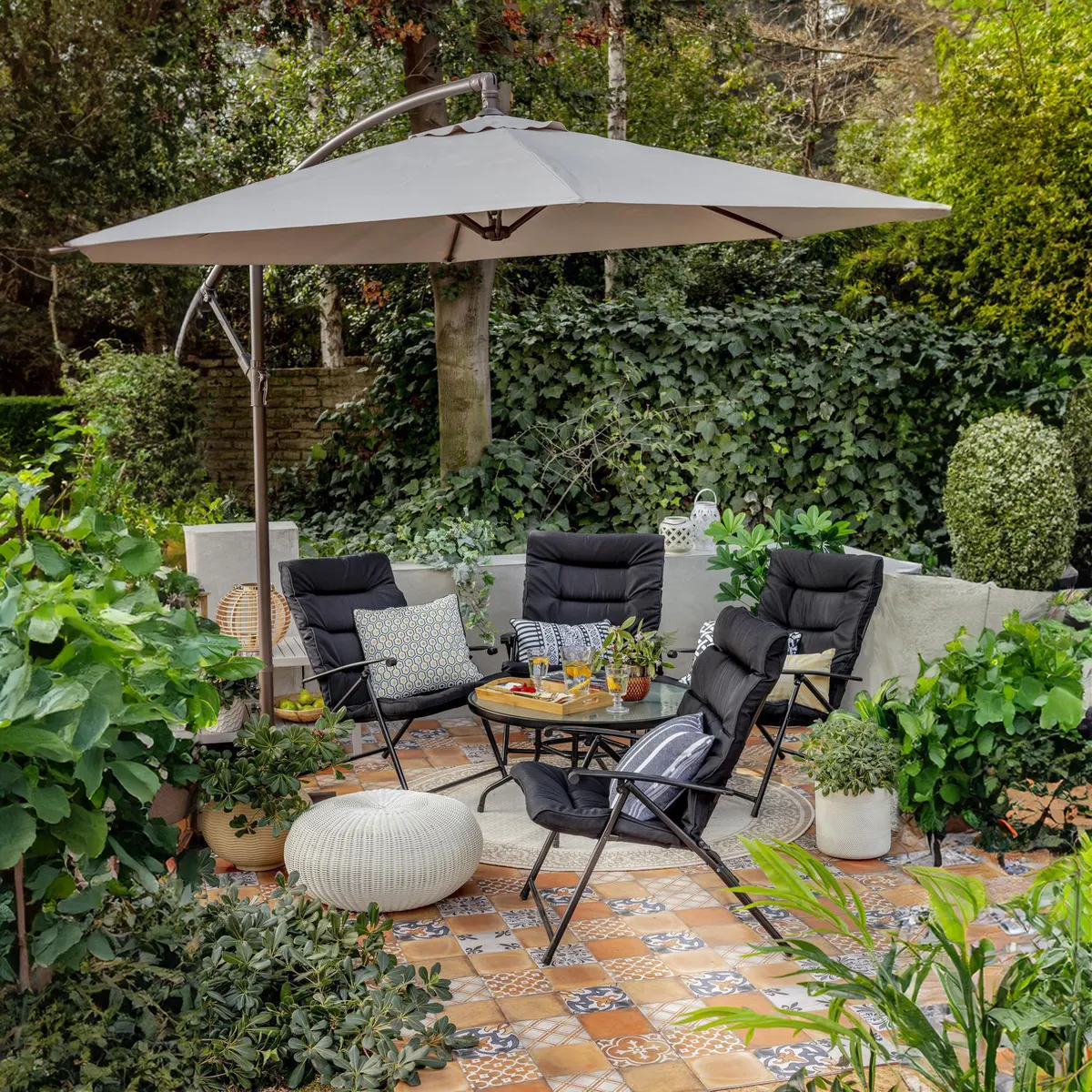 JUST HOME COLLECTION - Juego de Terraza Comedor Sao Paulo 4 Personas Negro