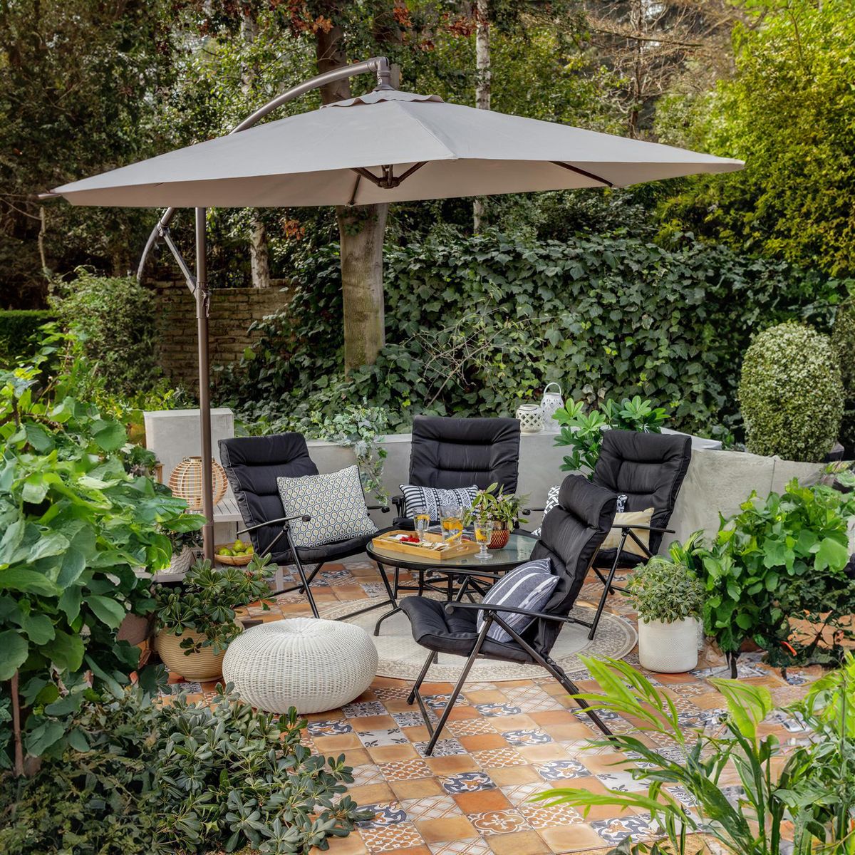 JUST HOME COLLECTION - Juego de Terraza Comedor Sao Paulo 4 Personas Negro