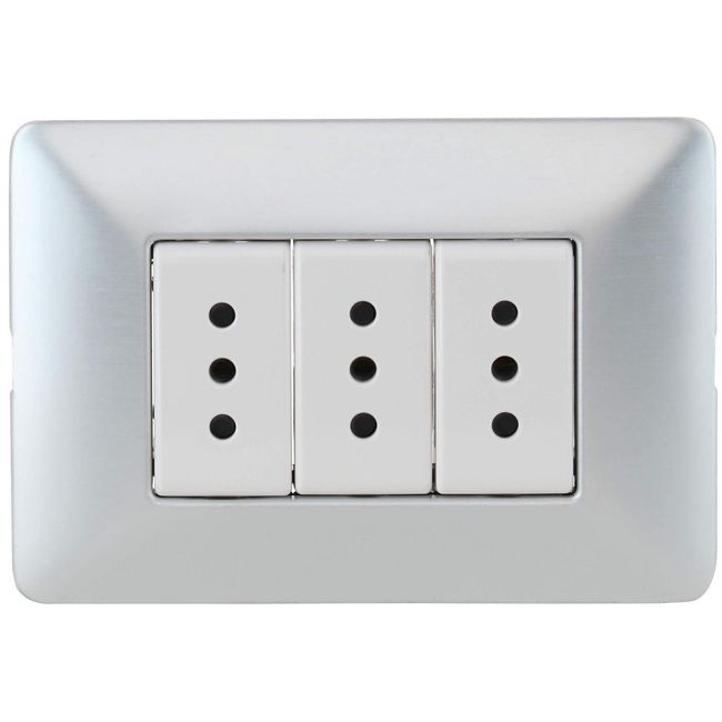 BTICINO - Tomacorriente Triple Armado 10A Aluminio