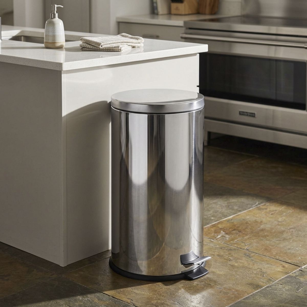 Basurero 30 Litros Metal Gris, marca JUST HOME COLLECTION - Foto 2