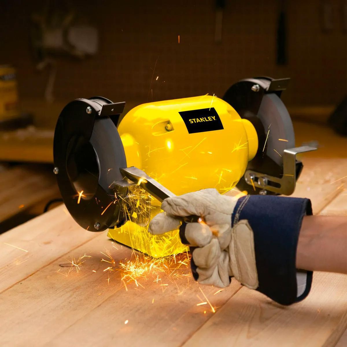 STANLEY - Esmeril de Banco Eléctrica 6 " 373 W STGB3715-B2C