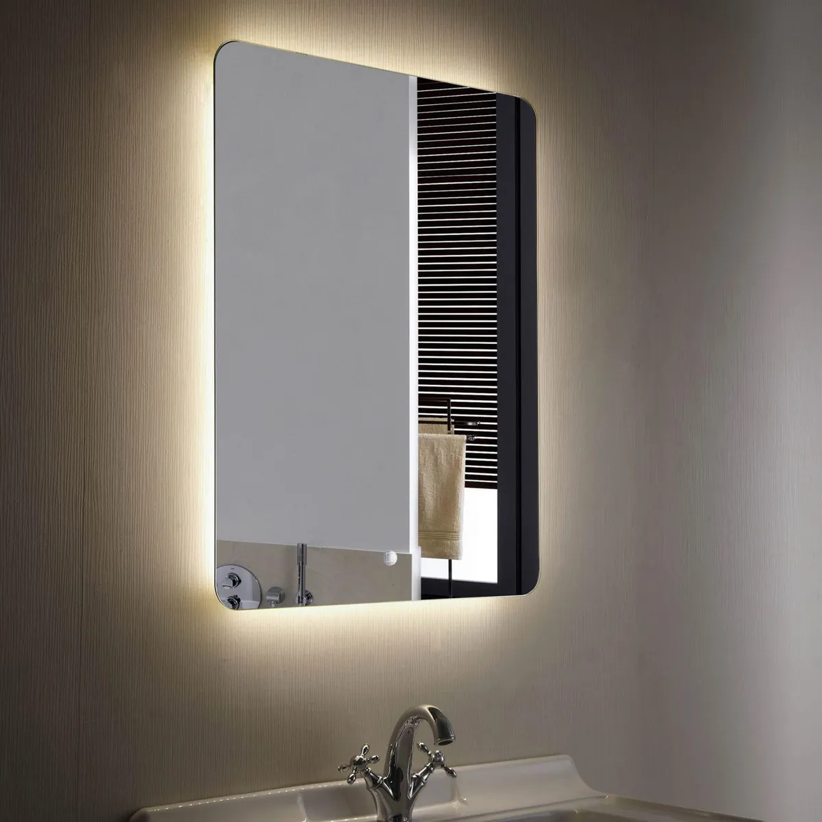 Espejo Los Angeles con luz led touch 60X80 cm, marca SENSI DACQUA - Foto Principal