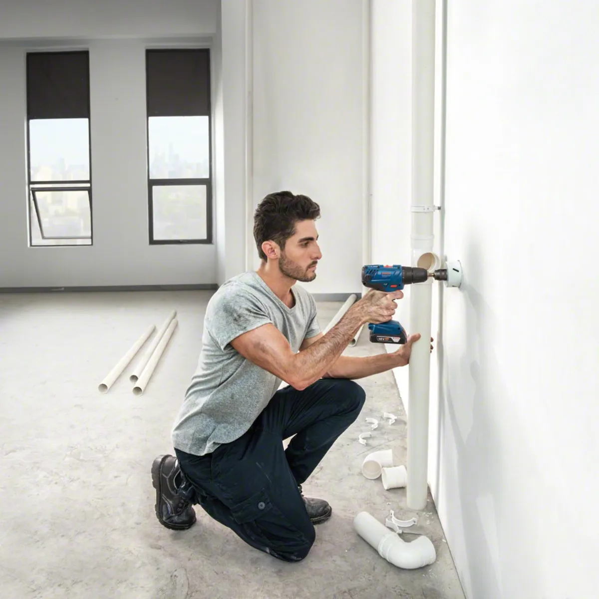Taladro inalámbrico atornillador 13 mm 18V + 2 baterías, marca BOSCH - Foto 2