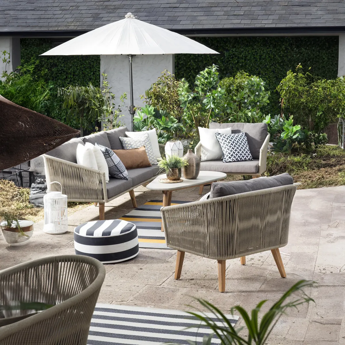 JUST HOME COLLECTION - Quitasol Metal 3x2.45 metros Natural