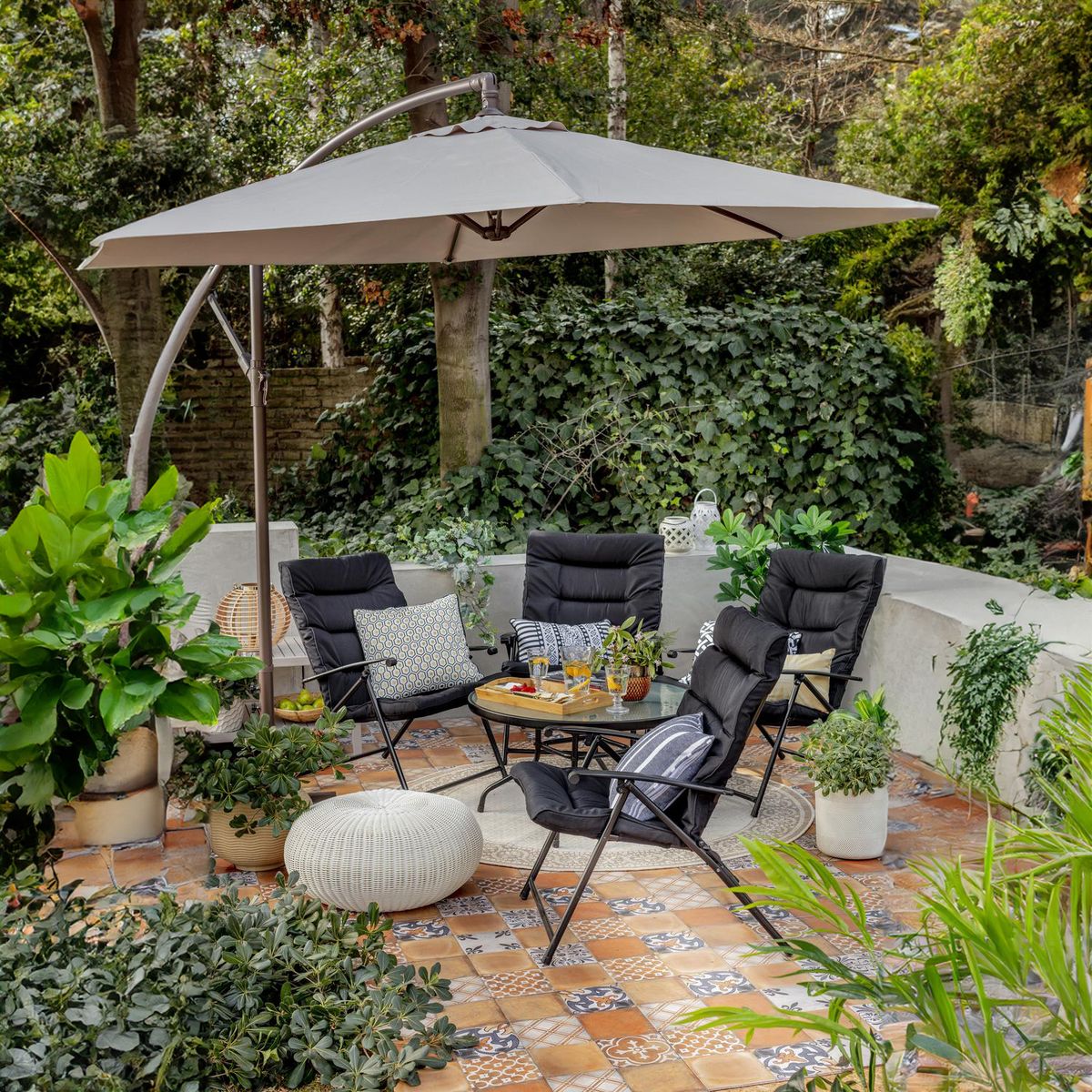 JUST HOME COLLECTION - Quitasol Lateral Metal 2.7x2.45 metros Taupe