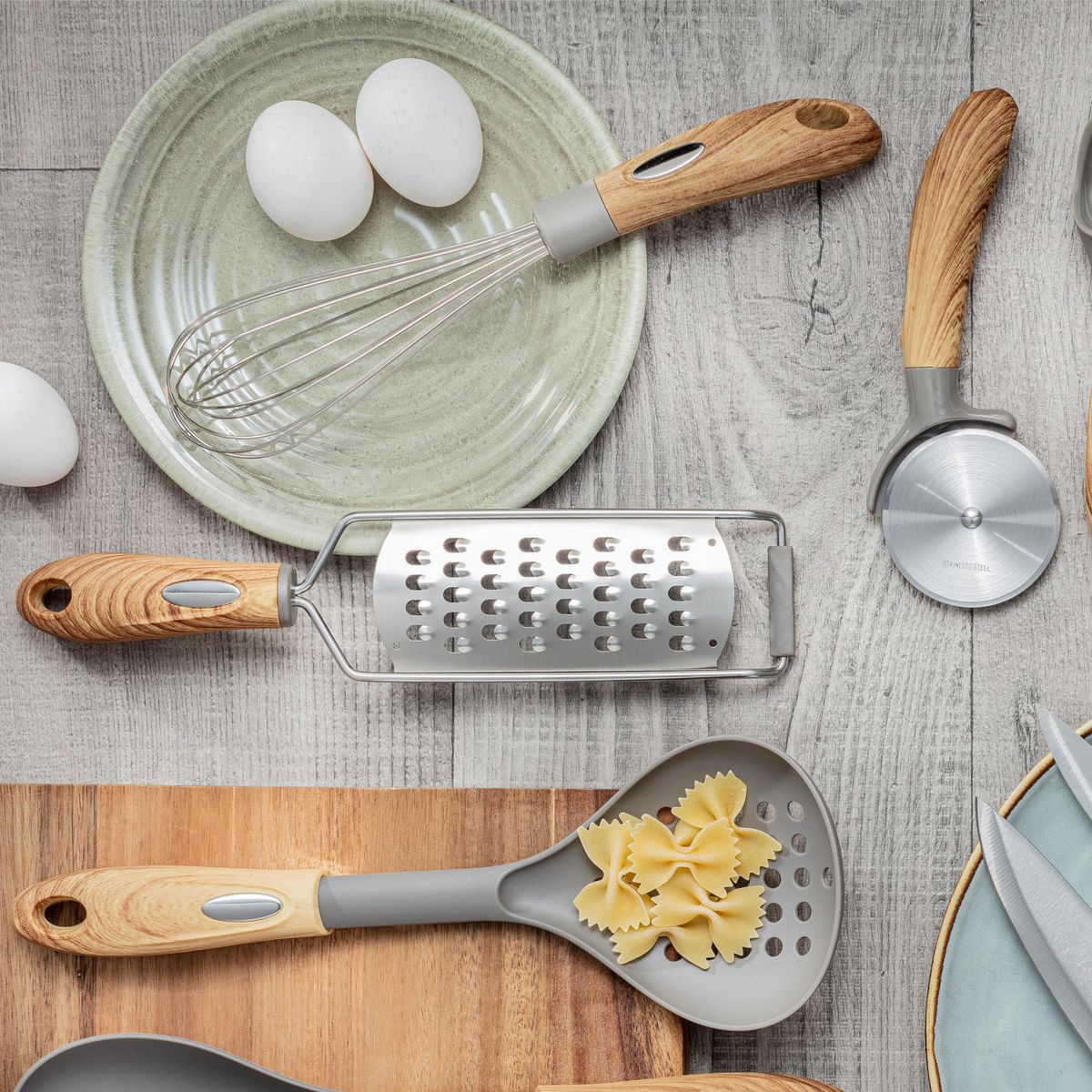 JUST HOME COLLECTION - Batidor De Endurecido Just Home Collection Rojo 21 Cm